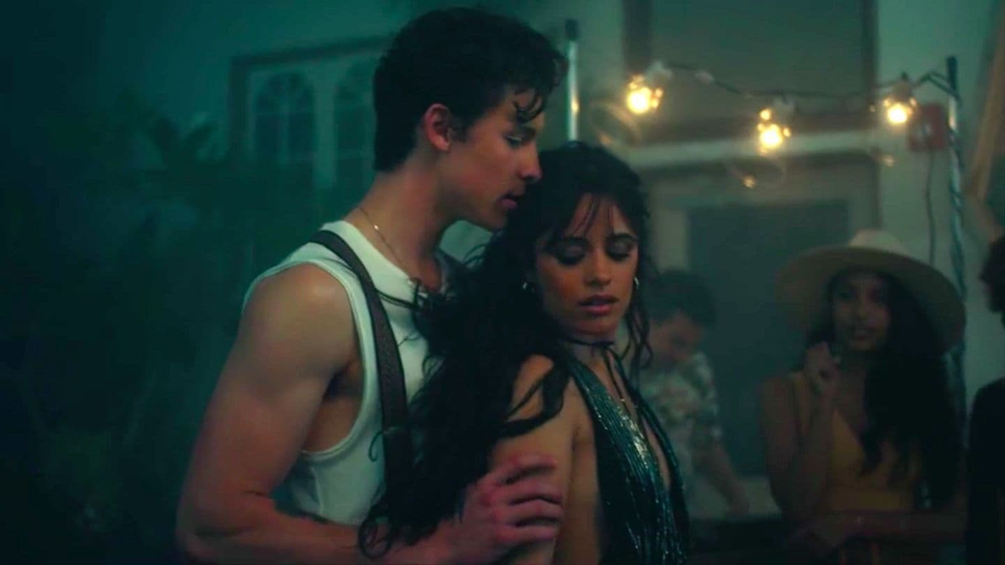 A cantora Camila Cabello talvez esteja se envolvendo com o artista Shawn Mendes (Foto: Reprodução) A cantora Camila Cabello talvez esteja se envolvendo com o artista Shawn Mendes (Foto: Reprodução)