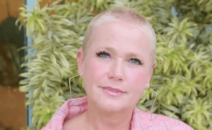 A apresentadora Xuxa Meneghel se meteu em uma briga com uma ex-paquita (Foto: Reprodução/Instagram) A apresentadora Xuxa Meneghel se meteu em uma briga com uma ex-paquita (Foto: Reprodução/Instagram)