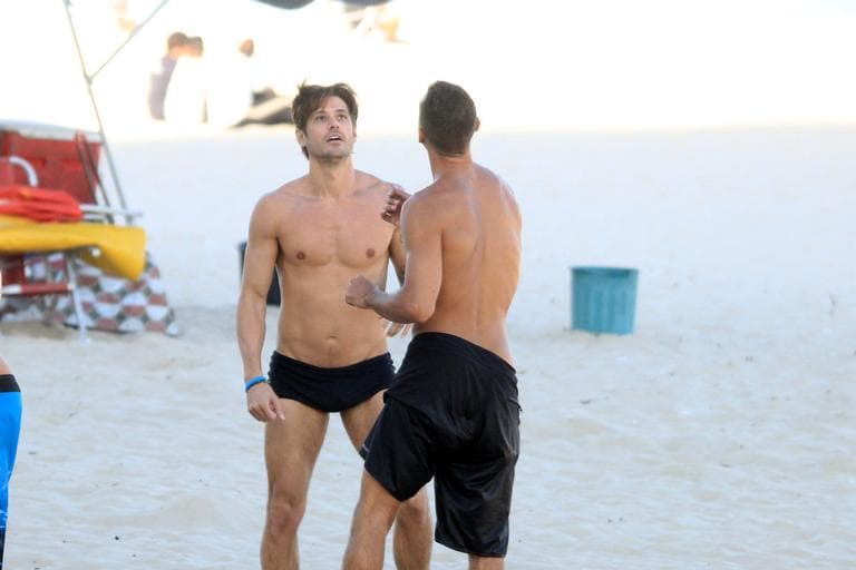 De sunga, Dado Dolabella joga futevôlei no Rio de Janeiro (JC Pereira / AgNews) De sunga, Dado Dolabella joga futevôlei no Rio de Janeiro (JC Pereira / AgNews)