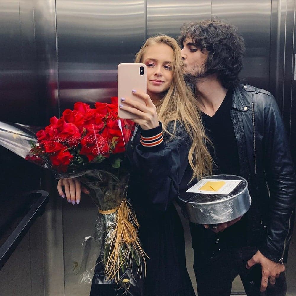 Isabella Scherer e Fiuk aparecem em foto romântica no elevador — (Foto: Reprodução do Instagram) Isabella Scherer e Fiuk aparecem em foto romântica no elevador — (Foto: Reprodução do Instagram)