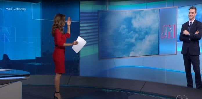 A jornalista Monelisa Perrone acabou dando Bom Dia no Jonal Nacional e virou assunto nas redes sociais (Foto: Reprodução/ Globo) A jornalista Monelisa Perrone acabou dando Bom Dia no Jonal Nacional e virou assunto nas redes sociais (Foto: Reprodução/ Globo)