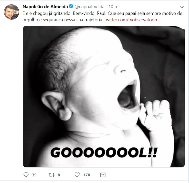 Napoleão de Almeida divulgou imagem do filho recém-nascido. (Foto: Reprodução/Twitter) Napoleão de Almeida divulgou imagem do filho recém-nascido. (Foto: Reprodução/Twitter)
