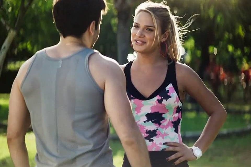 Abel e Britney em cena de A Dona do Pedaço (Foto: Reprodução) Abel e Britney em cena de A Dona do Pedaço (Foto: Reprodução)