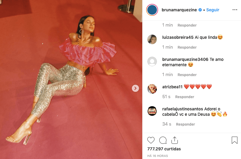 Bruna Marquezine é flagrada jogada no chão após festa da MTV e deixa amigos incrédulos Foto: Reprodução Bruna Marquezine é flagrada jogada no chão após festa da MTV e deixa amigos incrédulos Foto: Reprodução