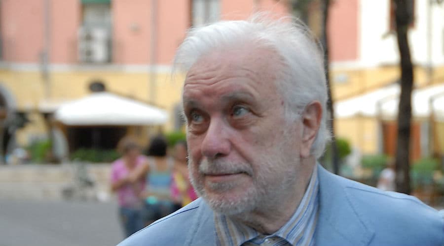 Escritor Luciano Crescenzo (foto: Reprodução) Escritor Luciano Crescenzo (foto: Reprodução)