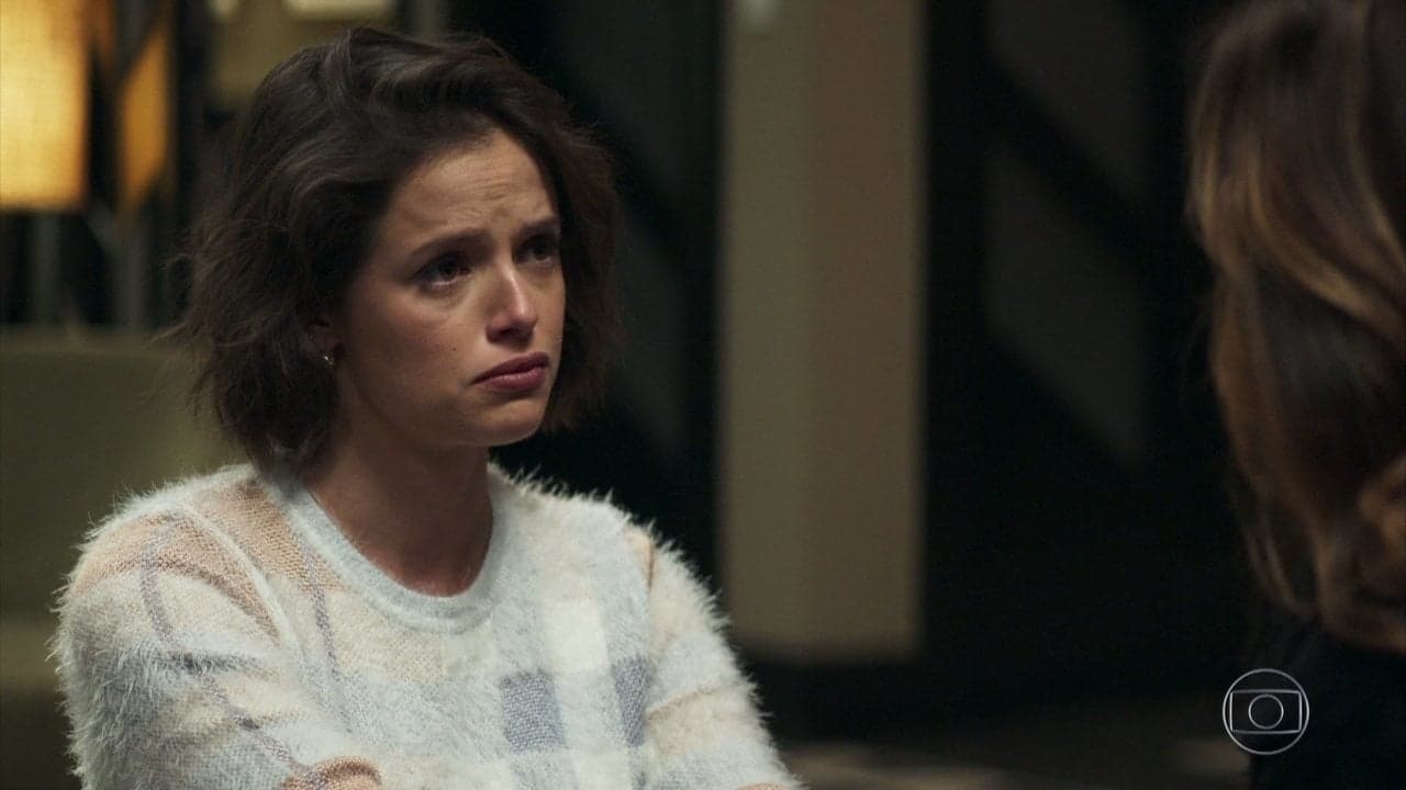 Josiane (Agatha Moreira) tem mistério intrigante em A Dona do Pedaço, novela das nove da Globo (Foto: Reprodução/Globo) Josiane (Agatha Moreira) tem mistério intrigante em A Dona do Pedaço, novela das nove da Globo (Foto: Reprodução/Globo)