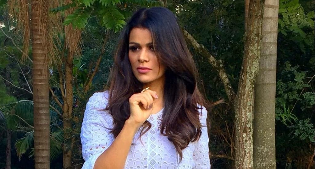 Cantora gospel Damares cobra alto para cantar em igrejas e acaba sendo detonada por fiéis