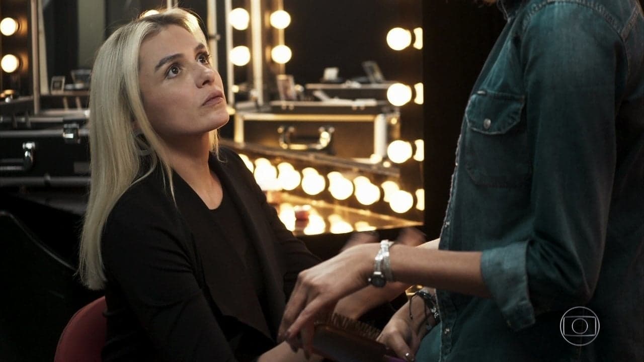 Monica Iozzi é Kim em A Dona do Pedaço da Globo Monica Iozzi é Kim em A Dona do Pedaço da Globo