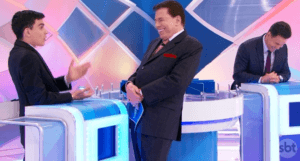 Silvo Santos recebeu Dudu Camargo e Marcão do Povo (Foto/; Reprodução) Silvo Santos recebeu Dudu Camargo e Marcão do Povo (Foto/; Reprodução)