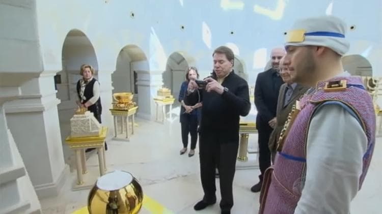 Silvio Santos levou a sua câmera fotográfica para visitar o Templo de Salomão (Foto: Reprodução) Silvio Santos levou a sua câmera fotográfica para visitar o Templo de Salomão (Foto: Reprodução)