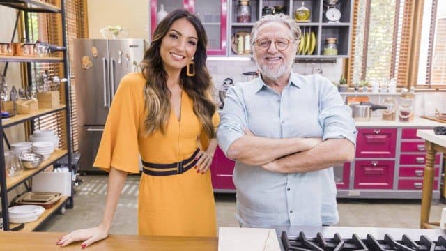 Patrícia Poeta e chef Ravioli no É de Casa (Foto: Victor Pollack /TV Globo/ Divulgação) Patrícia Poeta e chef Ravioli no É de Casa (Foto: Victor Pollack /TV Globo/ Divulgação)