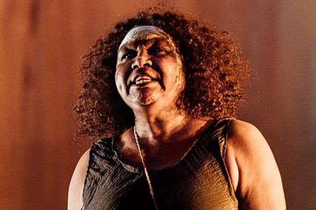 A famosa atriz Ningali Josie Lawford faleceu após complicações respiratórias e causou comoção (Foto: Divulgação) A famosa atriz Ningali Josie Lawford faleceu após complicações respiratórias e causou comoção (Foto: Divulgação)