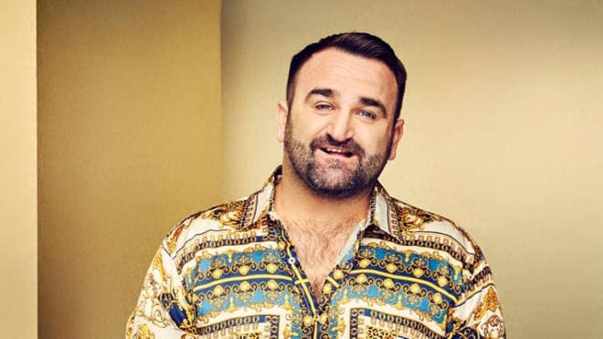 O cantor e ex-jurado do X-Factor Danny Tetley está sendo acusado de pedofilia (Divulgação) O cantor e ex-jurado do X-Factor Danny Tetley está sendo acusado de pedofilia (Divulgação)