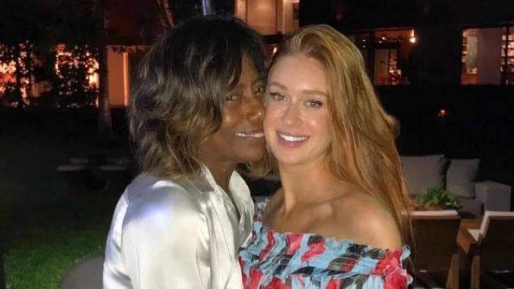 Gloria Maria é flagrada com mini saia e relação com Marina Ruy Barbosa é exposta