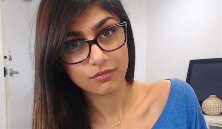 A ex-atriz pornô Mia Khalifa manda recado aos fãs (Foto: Reprodução) A ex-atriz pornô Mia Khalifa manda recado aos fãs (Foto: Reprodução)