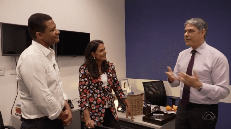 William Bonner passa o bastão para novos apresentadores do Jornal Nacional: "Momento único"