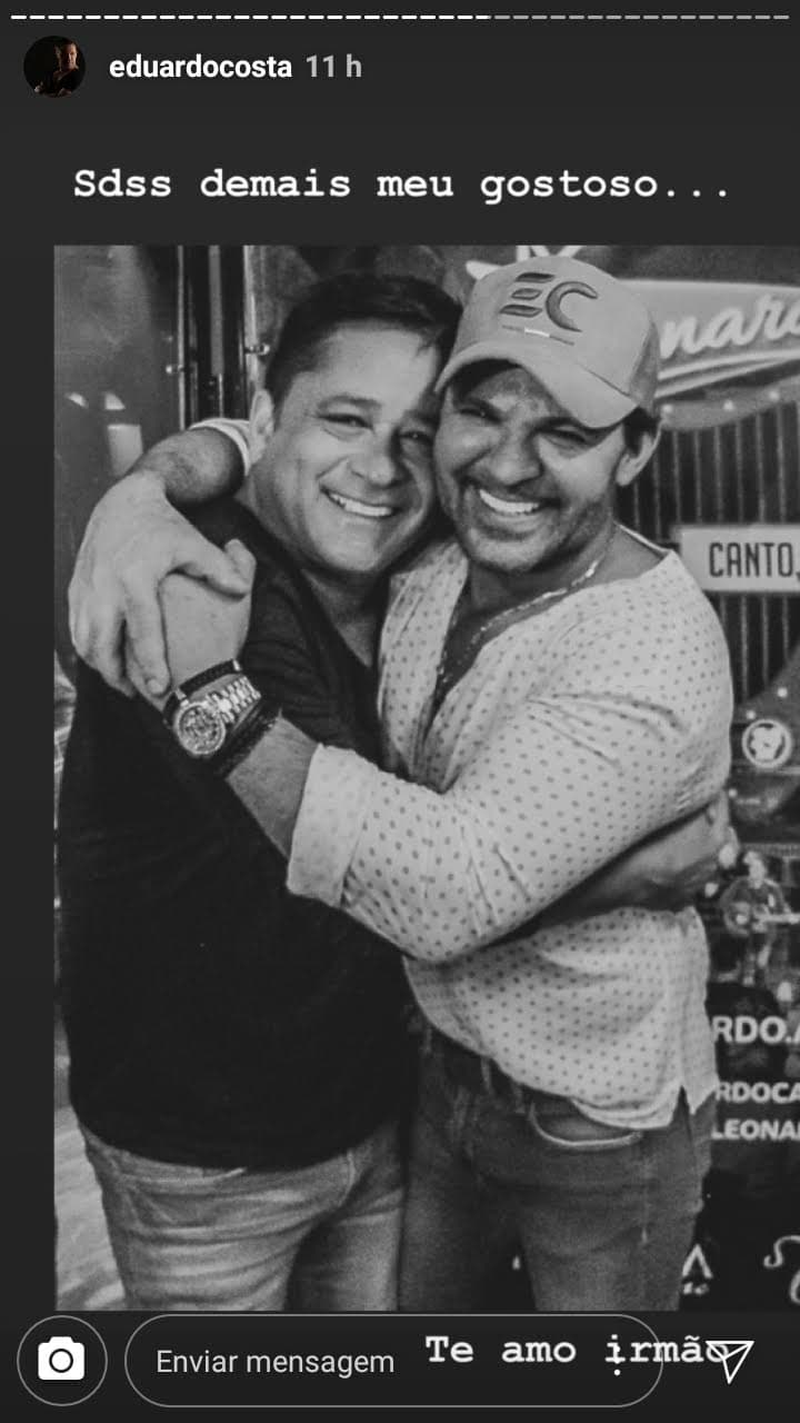 Eduardo Costa e Leonardo em momento íntimo no camarim após show no Rio de Janeiro Eduardo Costa e Leonardo em momento íntimo no camarim após show no Rio de Janeiro