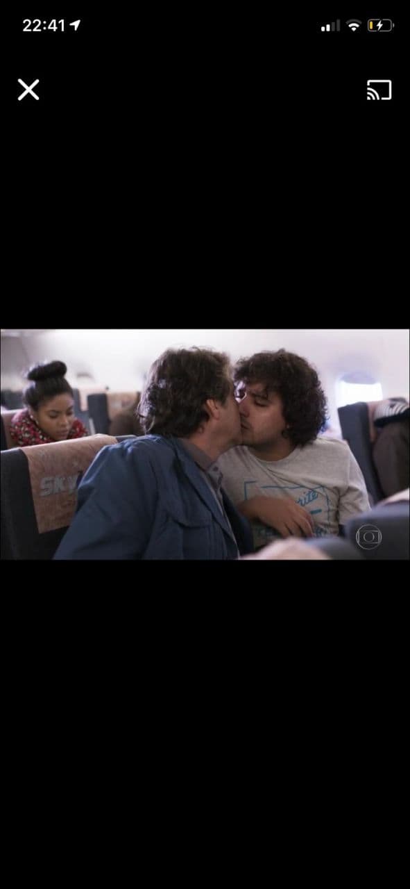 Zorra, da Globo, exibiu beijo gay entre atores Zorra, da Globo, exibiu beijo gay entre atores