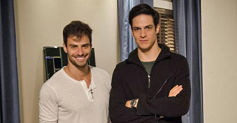 O ator Lucas Malvacini fez sucesso na novela Amor à Vida, ao lado de Mateus Solano, na Globo (Reprodução) O ator Lucas Malvacini fez sucesso na novela Amor à Vida, ao lado de Mateus Solano, na Globo (Reprodução)