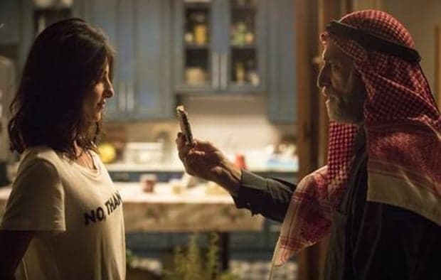 Camila e Aziz em cena de Órfãos da Terra (Foto: Globo/Victor Pollak) Camila e Aziz em cena de Órfãos da Terra (Foto: Globo/Victor Pollak)