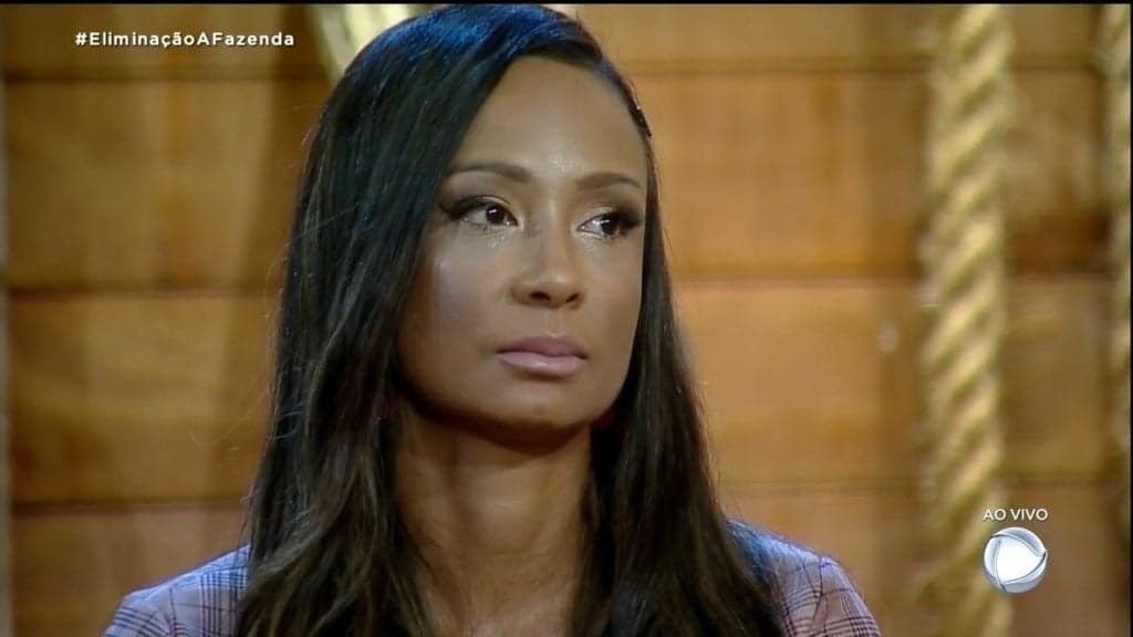 A Fazenda 11: Drika Marinho se rebela após ser eliminada, joga praga no programa e revolta Mion