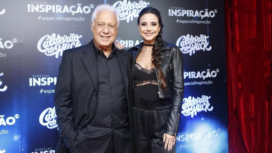 O ator Antonio Fagundes e sua esposa, a atriz Alexandra Martins, de 40 anos. Os dois contracenam juntos em Bom Sucesso (Foto: Divulgação / Globo) O ator Antonio Fagundes e sua esposa, a atriz Alexandra Martins, de 40 anos. Os dois contracenam juntos em Bom Sucesso (Foto: Divulgação / Globo)
