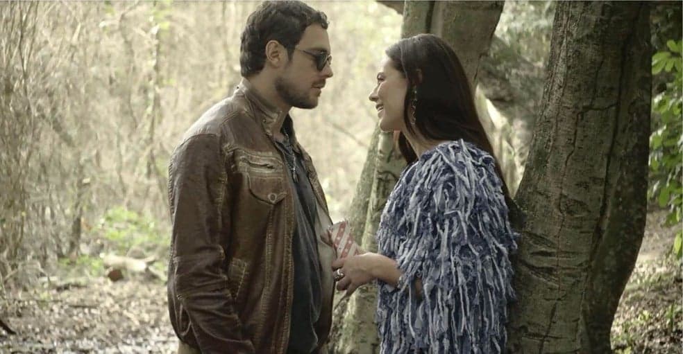 Chiclete e Vivi Guedes (Paolla Oliveira) em cena da novela A Dona do Pedaço (Foto: Reprodução) Chiclete e Vivi Guedes (Paolla Oliveira) em cena da novela A Dona do Pedaço (Foto: Reprodução)