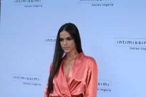 Bruna Marquezine deixou seios à mostra durante evento (Foto: Instagram) Bruna Marquezine deixou seios à mostra durante evento (Foto: Instagram)