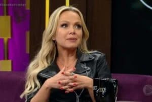 A apresentadora Eliana resolveu radicalizar ao aparecer com o visual completamente diferente em sua nova aparição na TV (Foto: Reprodução) A apresentadora Eliana resolveu radicalizar ao aparecer com o visual completamente diferente em sua nova aparição na TV (Foto: Reprodução)