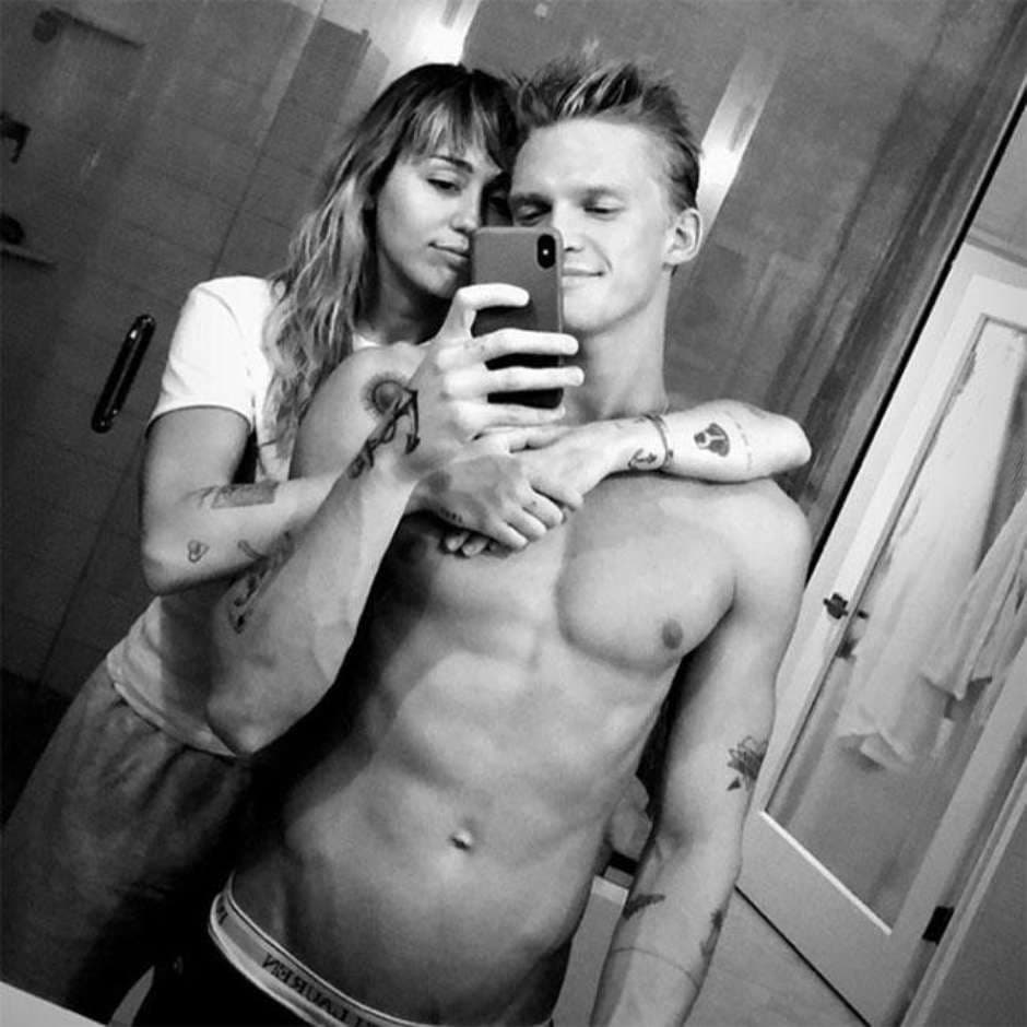 Cody Simpson dá detalhes de seu relacionamento com Miley Cyrus (Foto: Reprodução) Cody Simpson dá detalhes de seu relacionamento com Miley Cyrus (Foto: Reprodução)