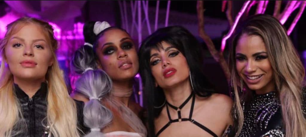 Halloween: Anitta arrasa em fantasia ousada, Gretchen decepciona e famoso debocha de Ludmilla