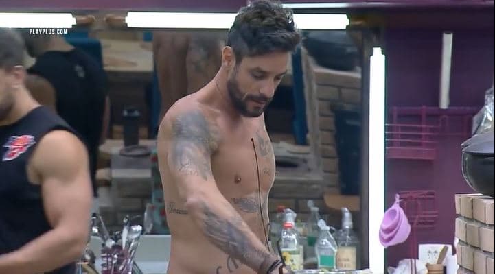 Diego Grossi não gosta de levar punição em A Fazenda 11 (Reprodução: PlayPlus) Diego Grossi não gosta de levar punição em A Fazenda 11 (Reprodução: PlayPlus)