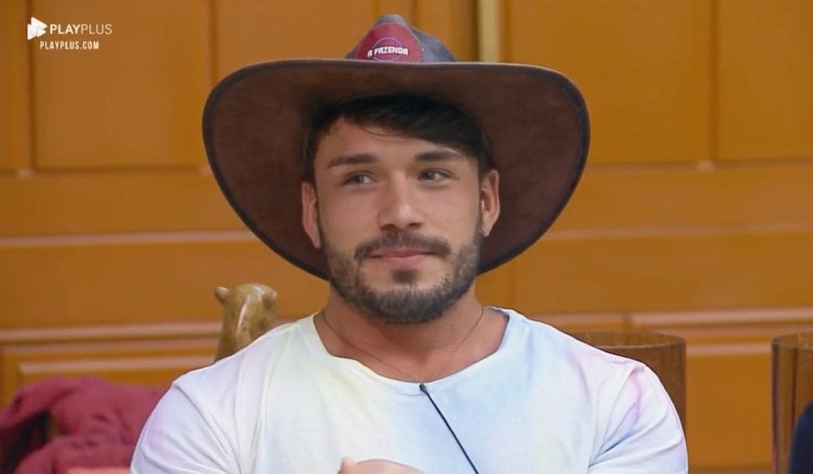 Lucas Viana vira líder e ganha Prova do Fazendeiro em A Fazenda 11 da Record TV (Reprodução: PlayPlus) Lucas Viana vira líder e ganha Prova do Fazendeiro em A Fazenda 11 da Record TV (Reprodução: PlayPlus)
