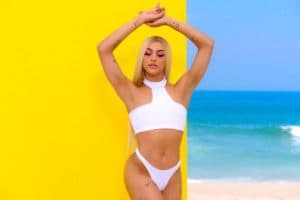 Pabllo Vitar é a febre do momentos para os gringos e promete desbancar Anitta (Reprodução: Internet) Pabllo Vitar é a febre do momentos para os gringos e promete desbancar Anitta (Reprodução: Internet)