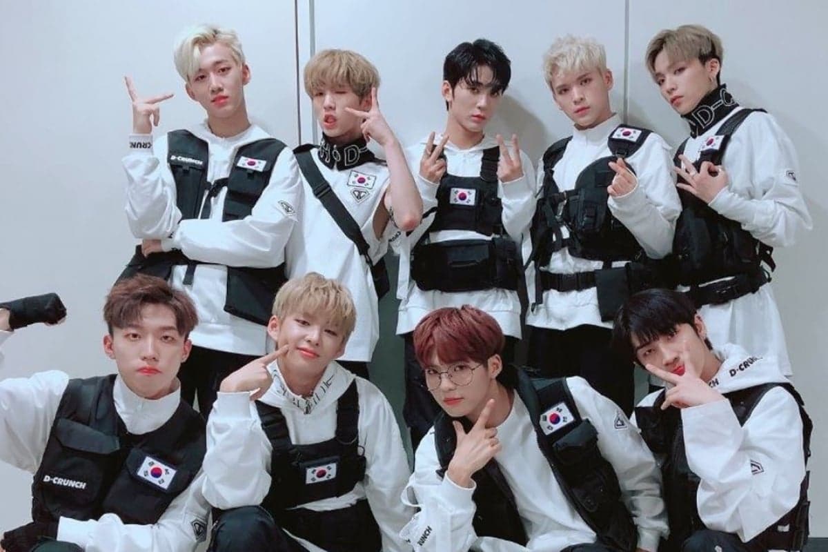 Apresentação do grupo K-Pop D-Crunch é cancelada minutos antes deles subirem ao palco por eles serem gays (Foto: Reprodução) Apresentação do grupo K-Pop D-Crunch é cancelada minutos antes deles subirem ao palco por eles serem gays (Foto: Reprodução)