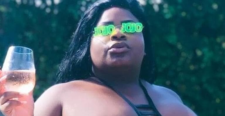 Poderosa, Jojo Todynho posa na piscina e quase mostra demais (Foto: Reprodução/Instagram) Poderosa, Jojo Todynho posa na piscina e quase mostra demais (Foto: Reprodução/Instagram)