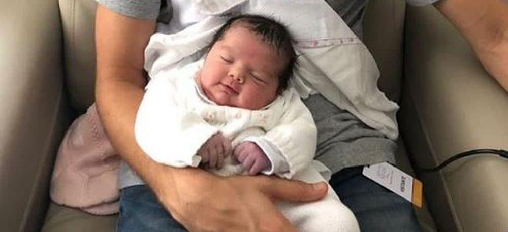 Tata Werneck e Rafael Vitti mostram o rosto de sua filha pela primeira vez. Porém, a criança ainda "não tem nome". Foto: Reprodução Tata Werneck e Rafael Vitti mostram o rosto de sua filha pela primeira vez. Porém, a criança ainda "não tem nome". Foto: Reprodução