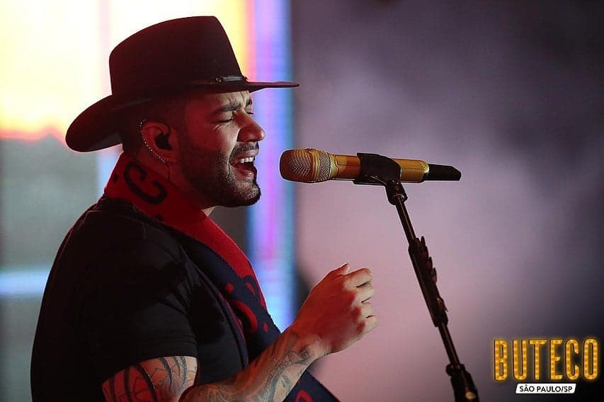 Gusttavo Lima tem feito sucesso com o seu show, o Buteco (Foto: Reprodução/ Instagram) Gusttavo Lima tem feito sucesso com o seu show, o Buteco (Foto: Reprodução/ Instagram)