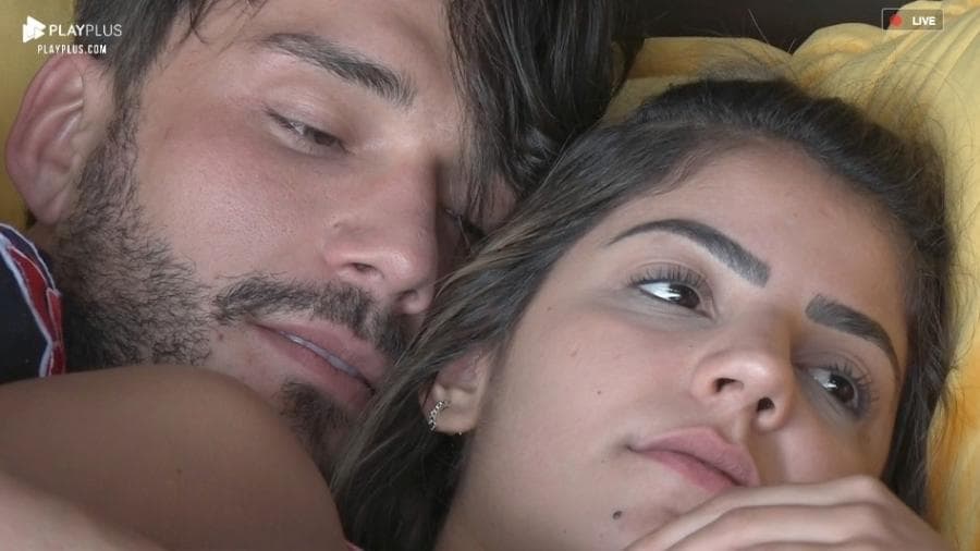 O romance tá rolando dentro do reality show da Record O romance tá rolando dentro do reality show da Record