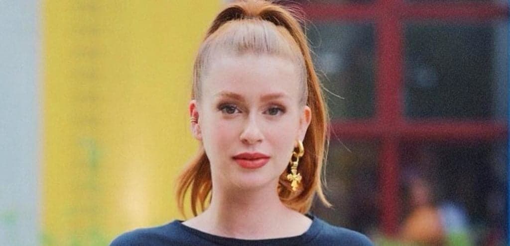 Marina Ruy Barbosa é flagrada só de lingerie em cama