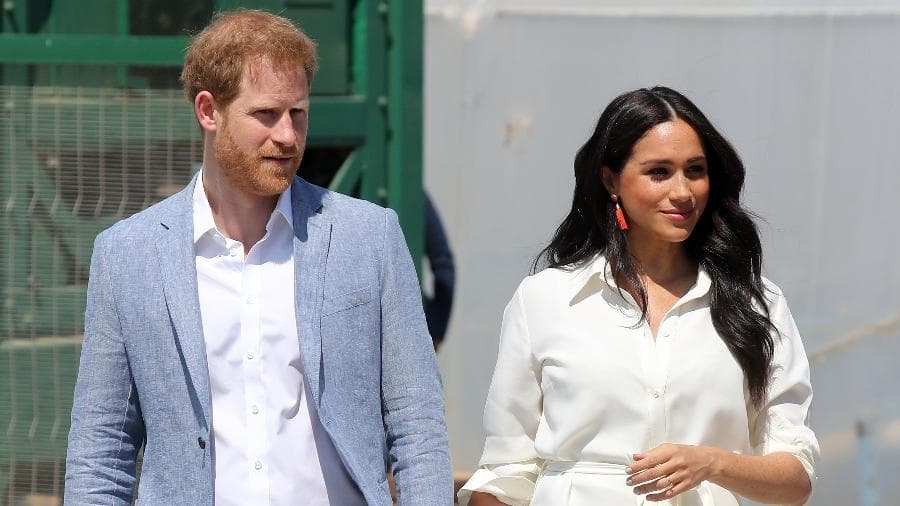Rainha Elizabeth expulsa Meghan Markle e Príncipe Harry do palácio e detalhes da briga vem à tona