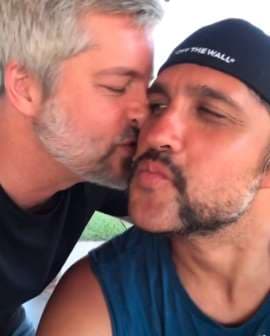 Victor e Leo selaram a paz nas redes sociais e trocaram declarações de amor (Foto: Reprodução/ Instagram) Victor e Leo selaram a paz nas redes sociais e trocaram declarações de amor (Foto: Reprodução/ Instagram)