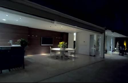A parte externa da mansão de Hebe Camargo Foto: reprodução de vídeo A parte externa da mansão de Hebe Camargo Foto: reprodução de vídeo