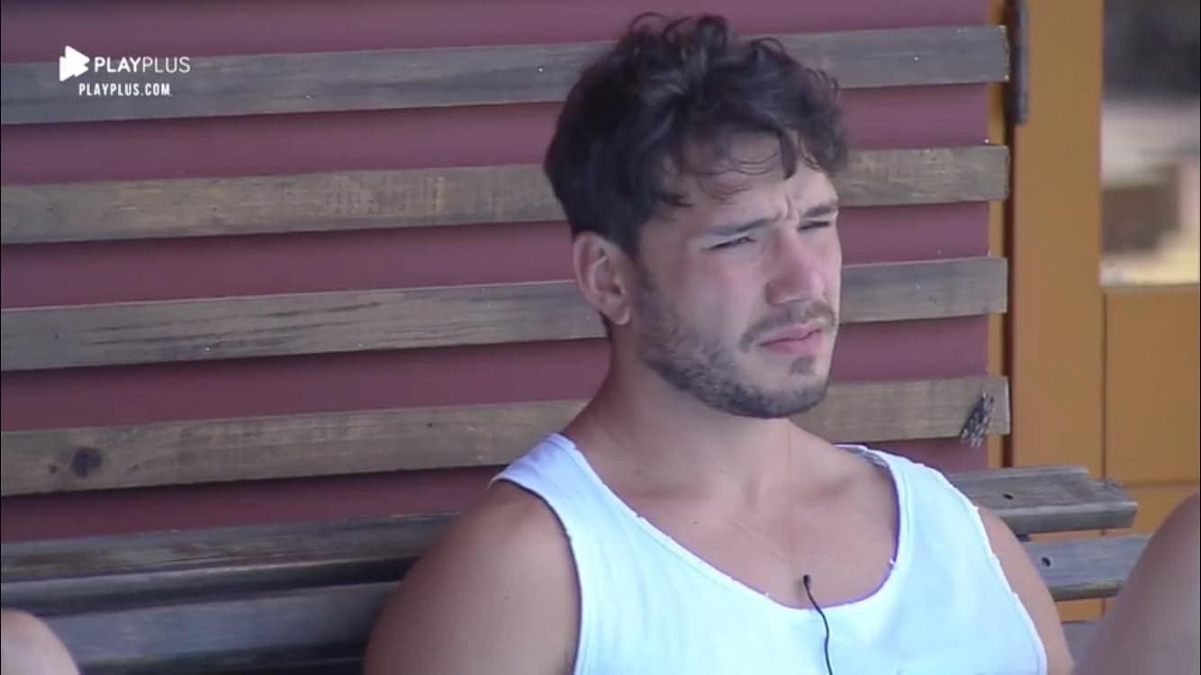 Lucas Viana pensa em votar em Thayse Teixeira na próxima Roça de A Fazenda (Foto: Reprodução/Record TV) Lucas Viana pensa em votar em Thayse Teixeira na próxima Roça de A Fazenda (Foto: Reprodução/Record TV)