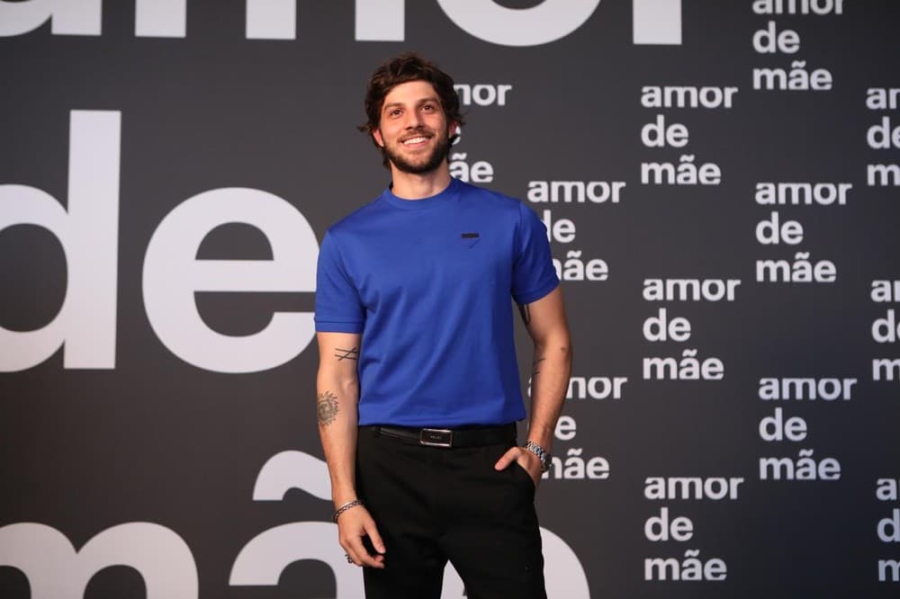 Chay Suede é Danilo em Amor de Mãe e marcou presença na coletiva da nova novela das nove (Foto: Isabella Pinheiro/Gshow) Chay Suede é Danilo em Amor de Mãe e marcou presença na coletiva da nova novela das nove (Foto: Isabella Pinheiro/Gshow)
