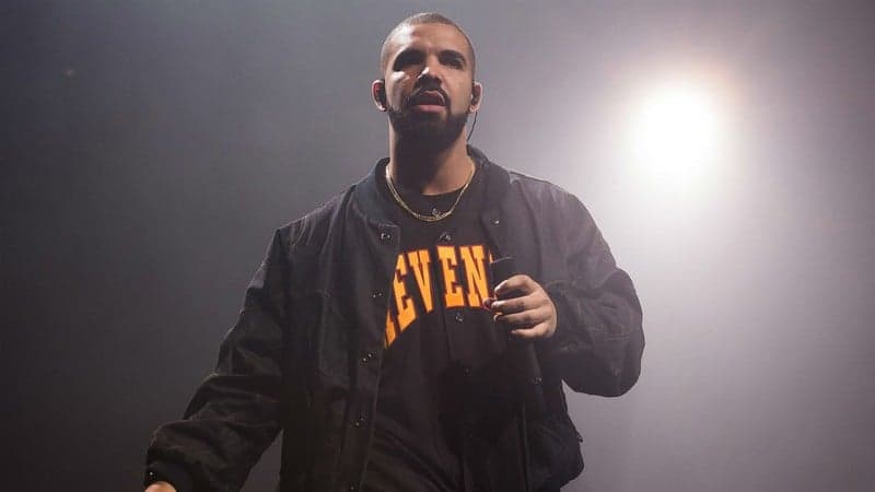 Drake se une à empresa que produz maconha e surpreende à todos (Foto: Reprodução) Drake se une à empresa que produz maconha e surpreende à todos (Foto: Reprodução)