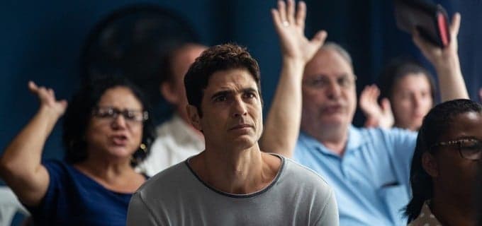Reynaldo Gianecchini muda o visual após viver Régis e surge diferente; veja