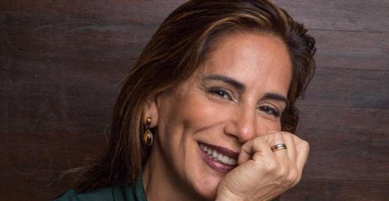 Gloria Pires comove com declaração para atores que foram filhos do seu personagem no início da trama 'Éramos Seis'