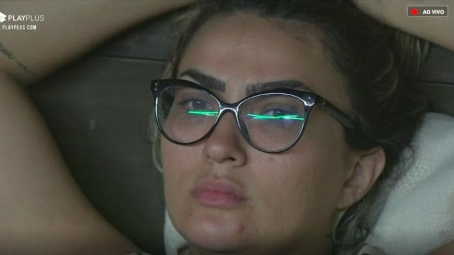 A Fazenda: Thayse passa mal, fica cega e é atendida por médicos após roça