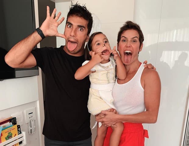 Hugo Moura, Maria Flor e Deborah Secco (Foto: Reprodução/Instagram) Hugo Moura, Maria Flor e Deborah Secco (Foto: Reprodução/Instagram)